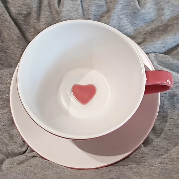 STARBUCKS 2005 Pink Heart Coffee/Tea Cup With Saucer Plate. Collectibles.. - Picture 1 of 15